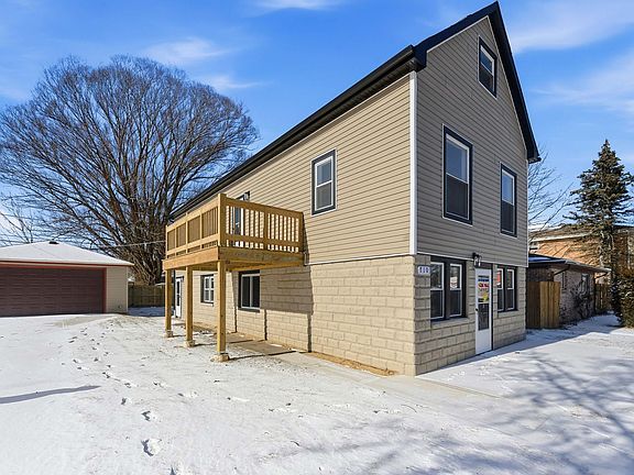 3rd image of 710 Greenbay Ave