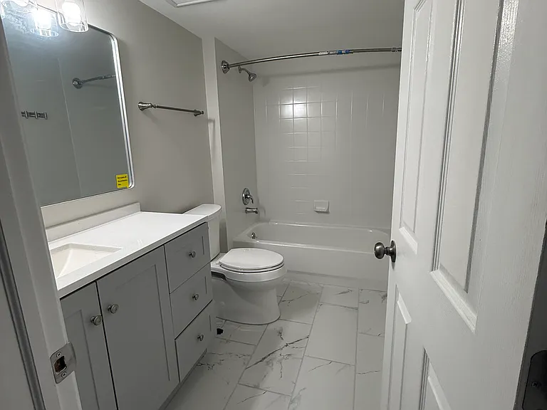 4750 N Elston Ave #102 — Photo 15
