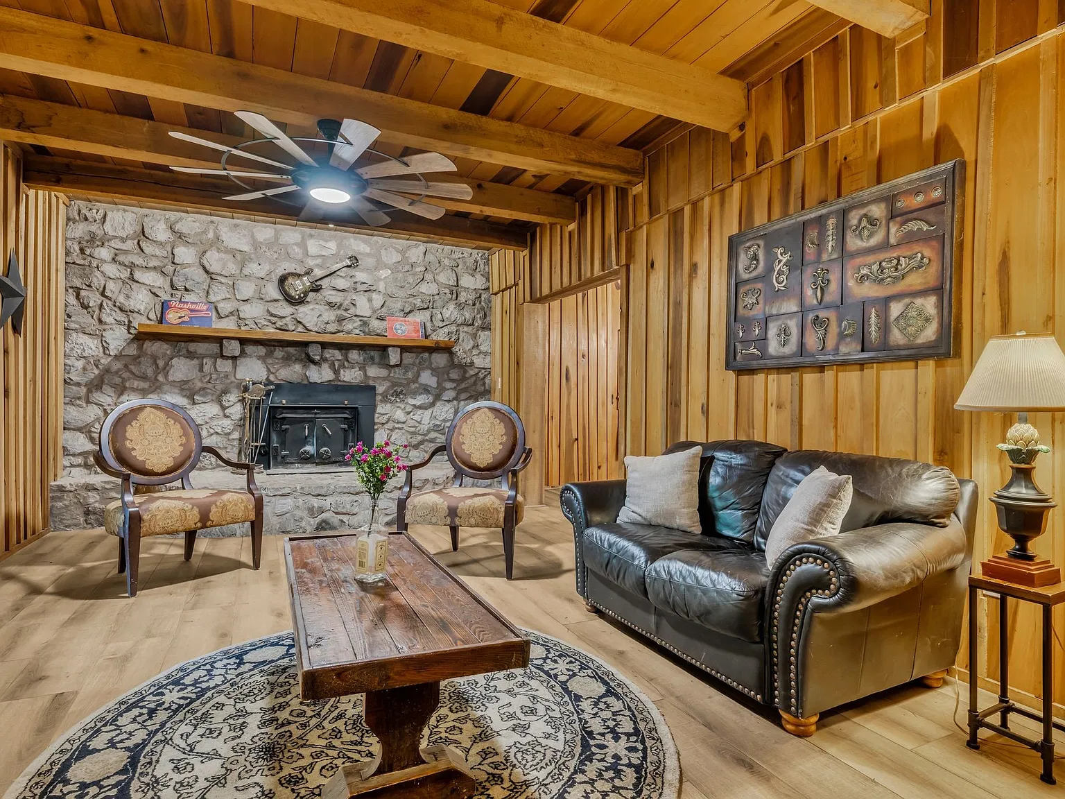3 bed, 2.5 bath, 2100 sqft, $3,000 — Photo 4