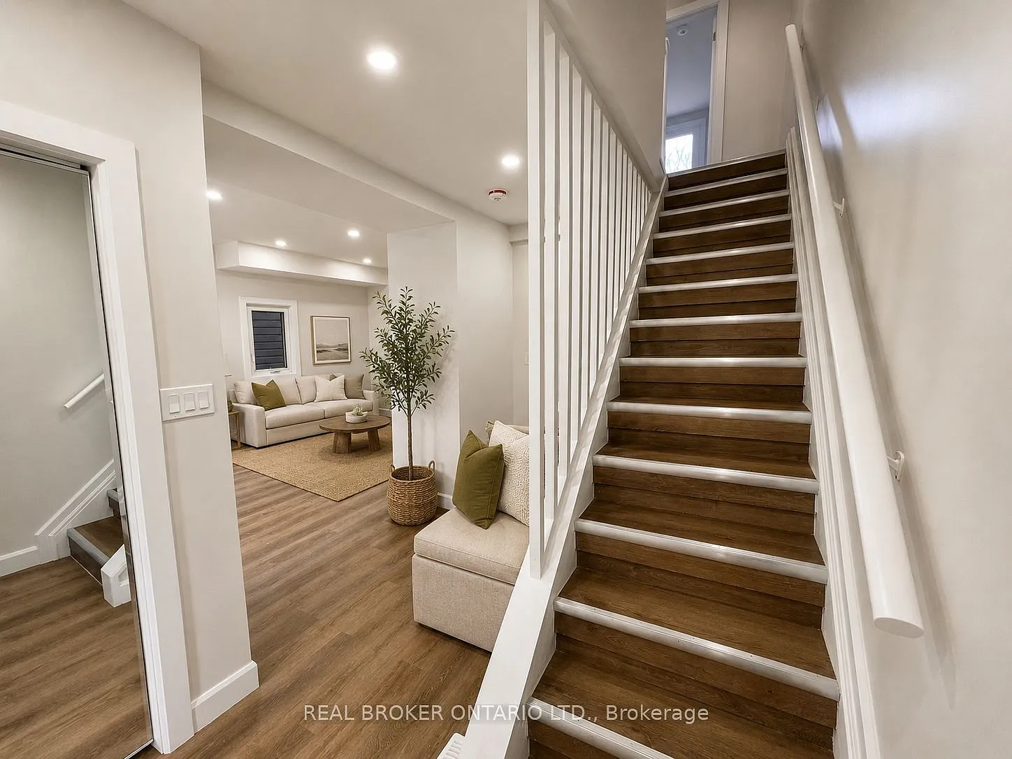 3 bed, $2,400 — Photo 3