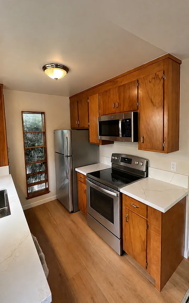 2 bed, 1.5 bath, 1100 sqft, $4,200 — Photo 2