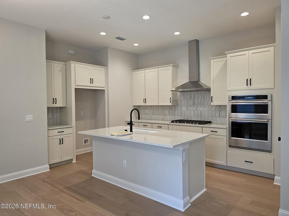 2nd image of 193 OAKMOSS Drive