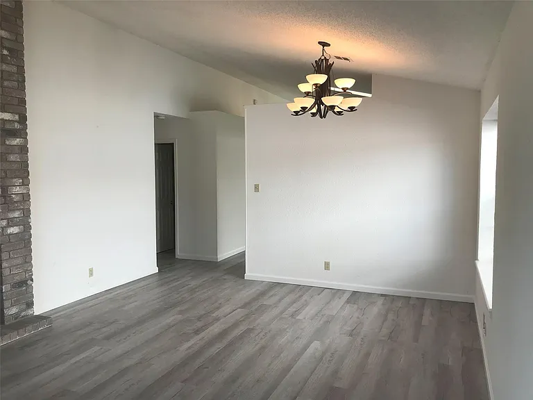 1103 Brookside Cv — Photo 20