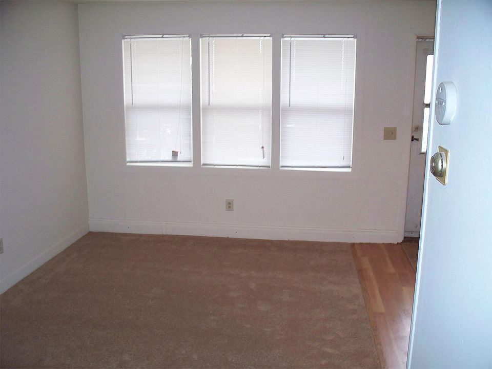 2nd image of 2902 Harvey St APT 4
