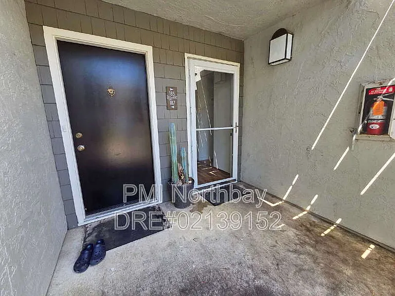 900 Cambridge Dr #185 — Photo 2