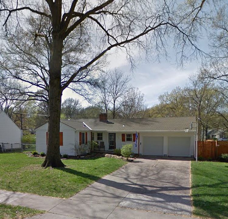 1st image of 7218 Village Dr
