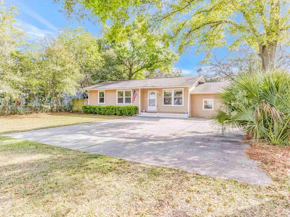 105 Rue Max St, Pensacola, FL 32507