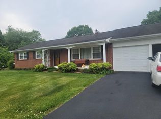 4009 Sioux Dr, Johnson City, TN 37604