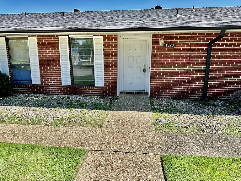 1320 W Linden St — Photo 36