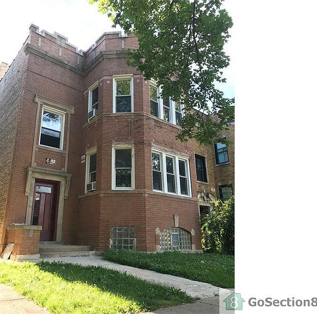 2nd image of 6442 N Rockwell St #Basement