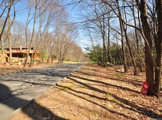 169 Robin Dr, Canton, CT 06019