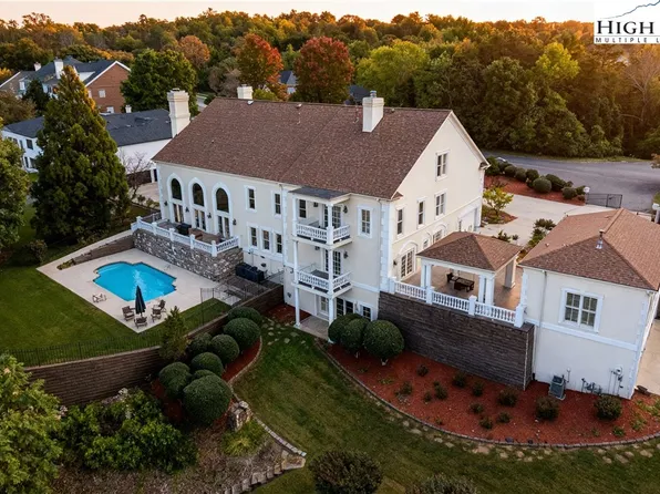 822 NW 36th Ave Place, Hickory, NC 28601