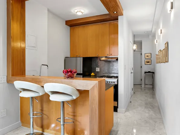 156 East 79th Street image 7 of 11