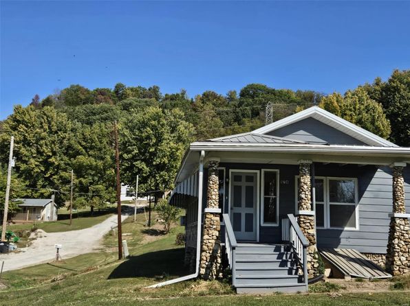 174 Clinton Rd, Hamburg, IL 62045