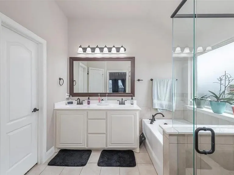 1044 Kingston Dr — Photo 11