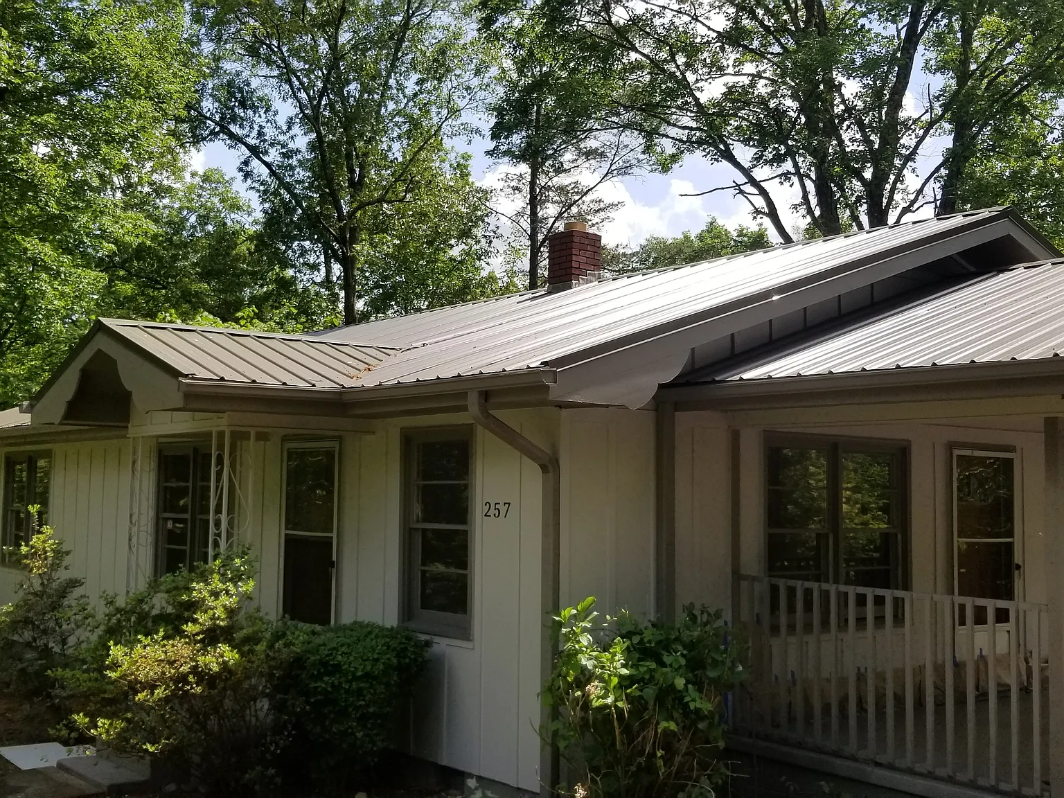 3 bed, 1.5 bath, 1080 sqft, $1,699 — Photo 1