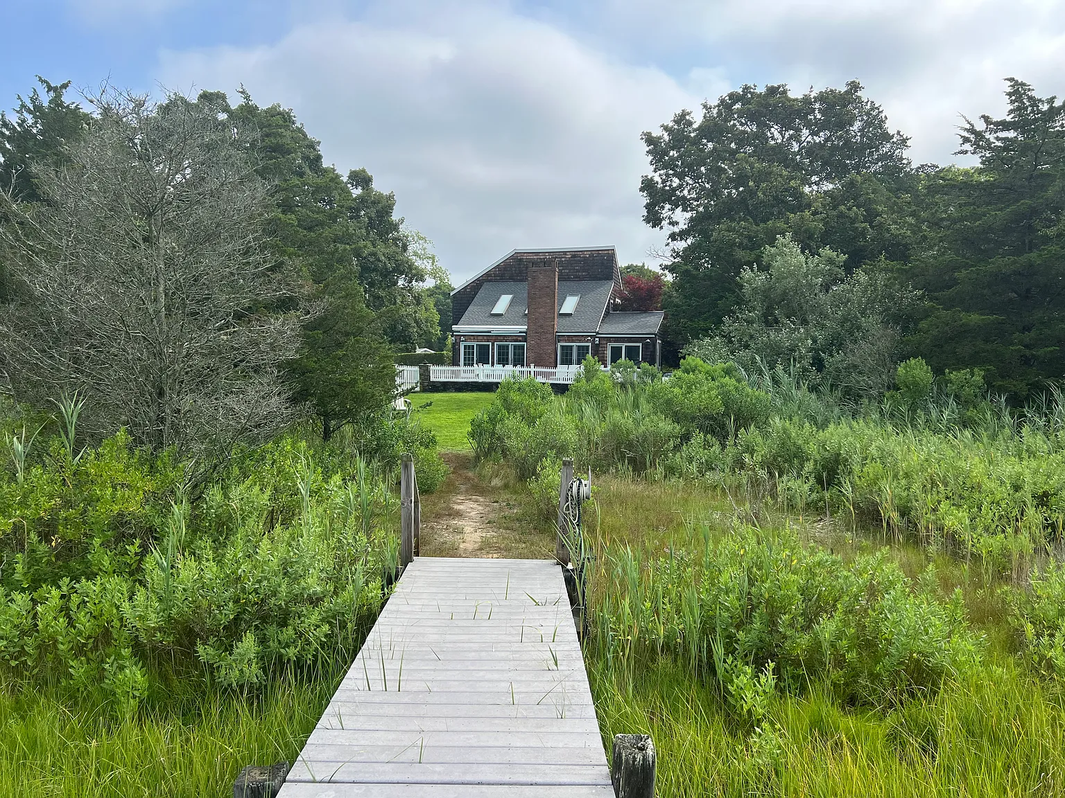 East Hampton Beach House - Waterfront with Dock and Pool — Photo 2