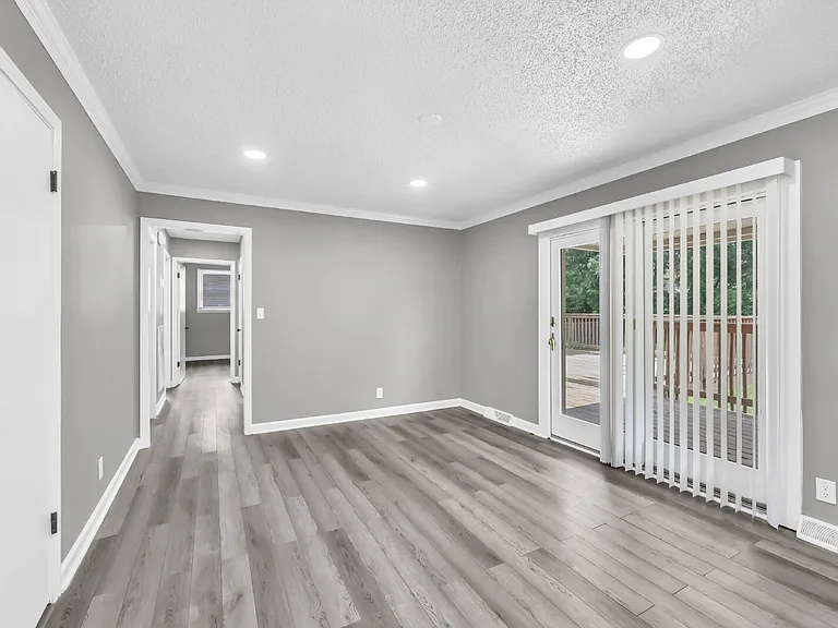 409 Christopher Dr — Photo 11