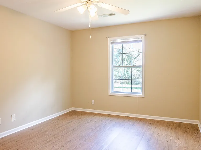 293 Executive Ave — Photo 7