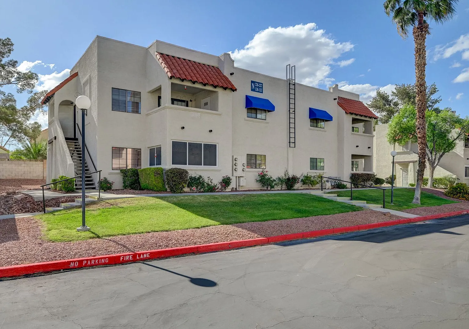 Move-In Ready Condo Near Summerlin! — Photo 2