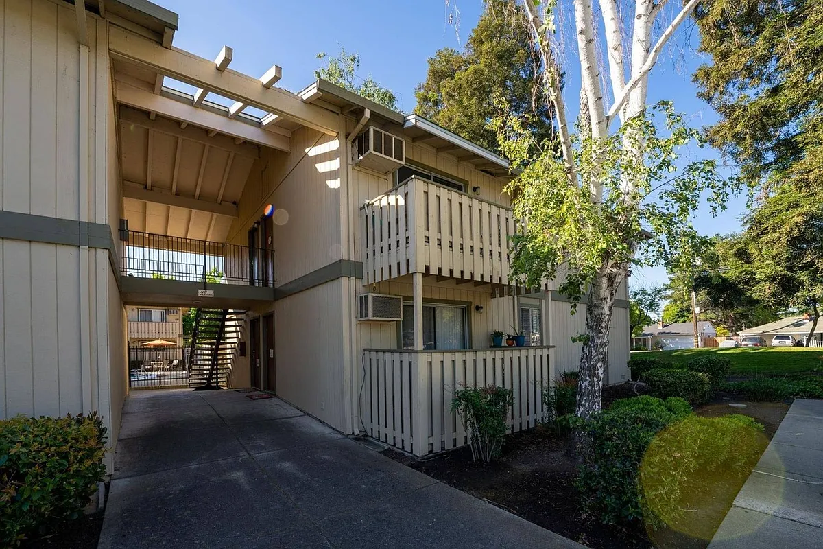 Building Photo - Oakview Apartments