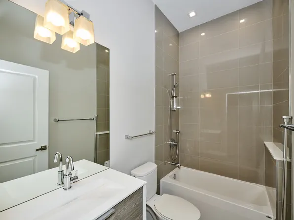 1752 W 18th Pl, Chicago, IL