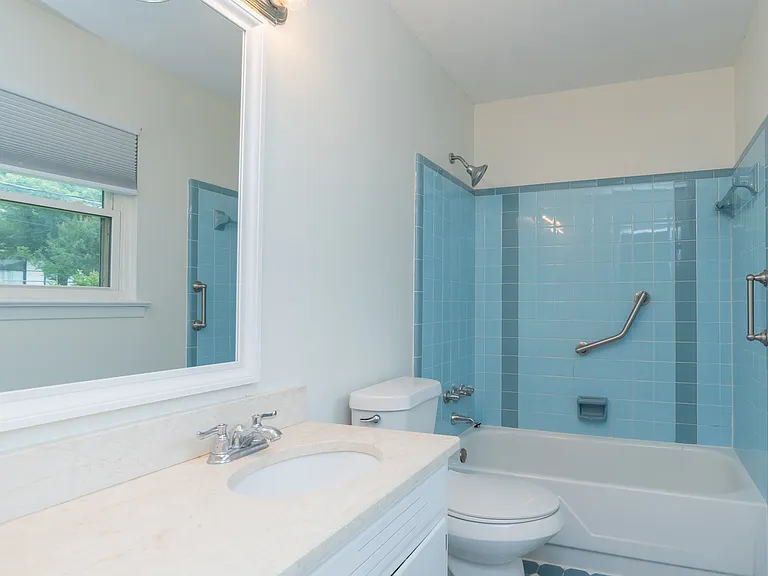 1621 Fernwood Cir — Photo 23