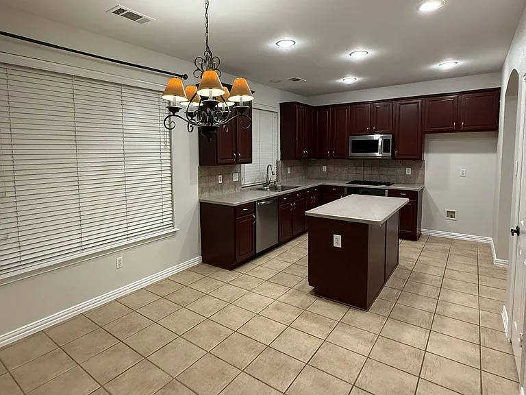 3817 Appleton Ln — Photo 5