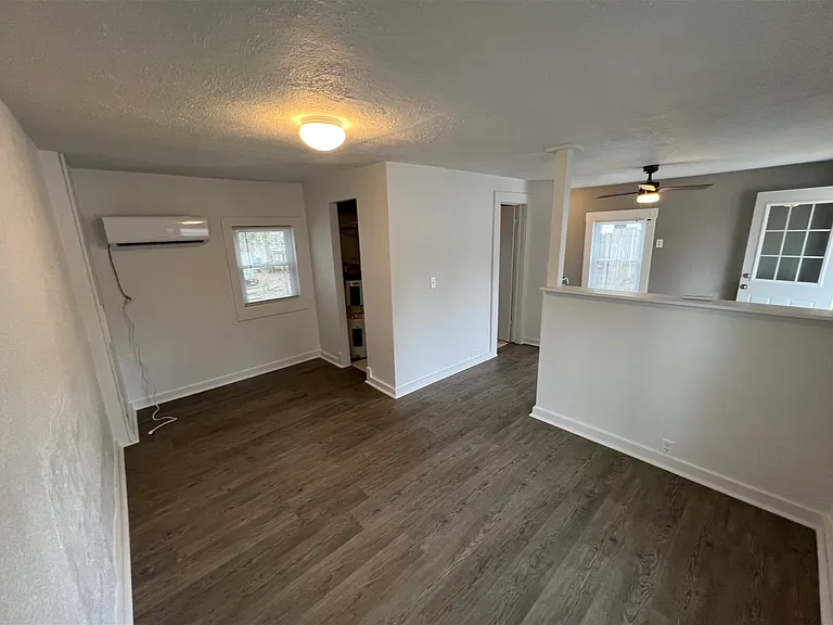312 W Center St — Photo 10