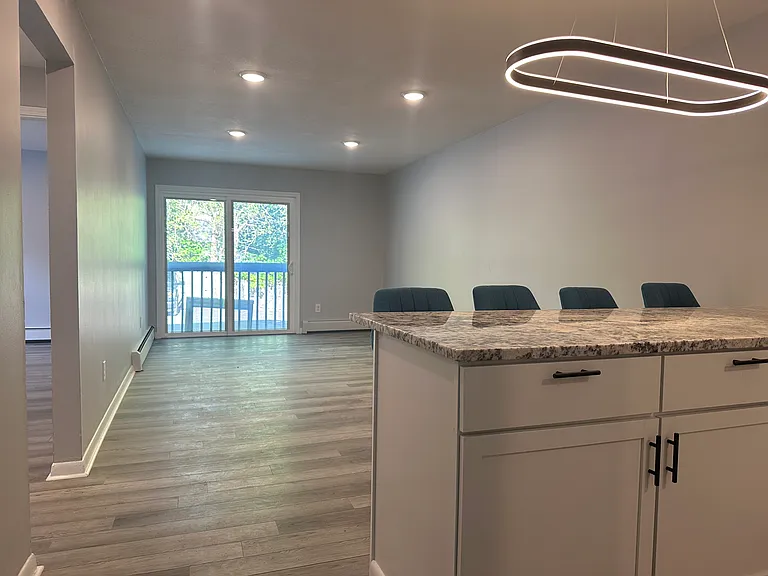 314 Oak St #5 — Photo 6