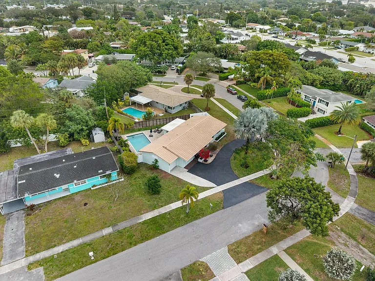 1257 NW 5th St — Photo 41