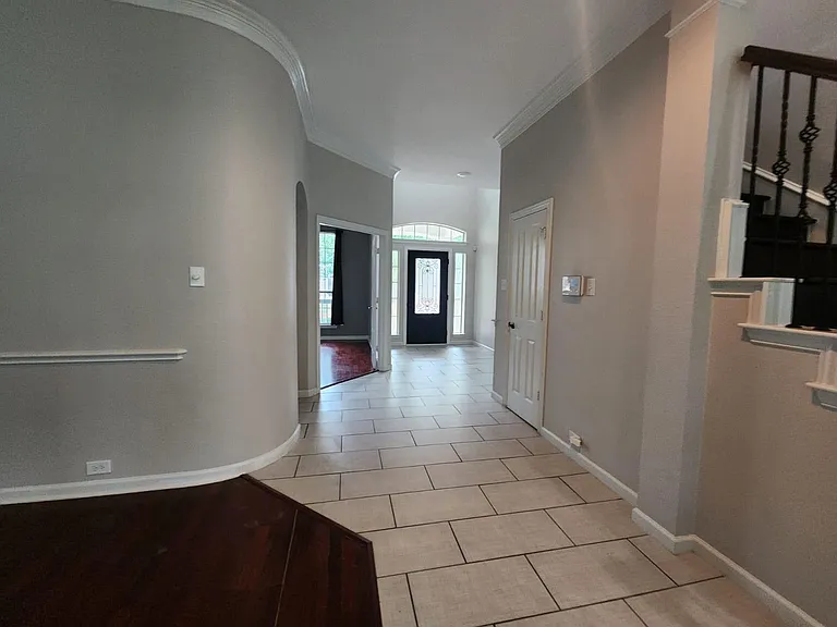 2410 Grizzly Run Ln — Photo 5