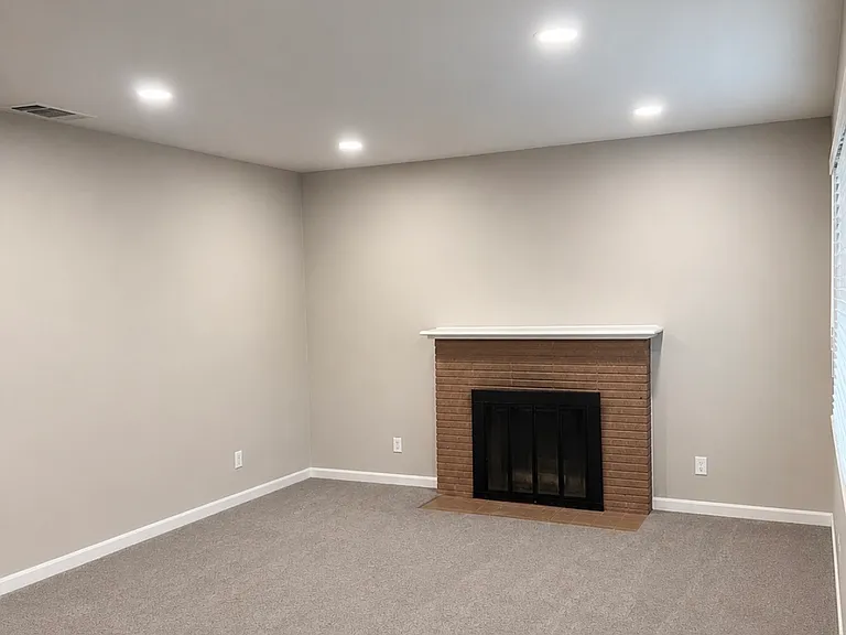2230 Michigan Ave — Photo 2