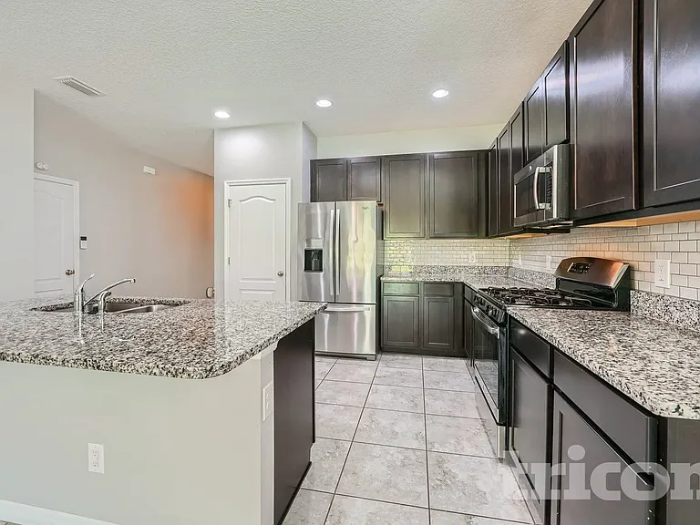 937 Hilltop Park Ct — Photo 8