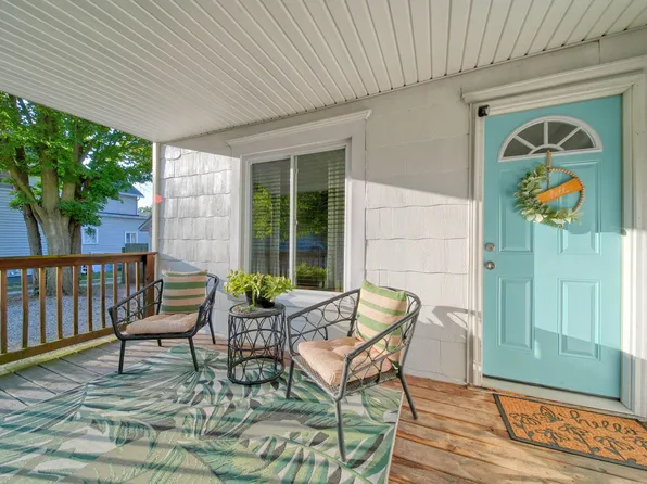 136 Chestnut St, Adrian, MI 49221