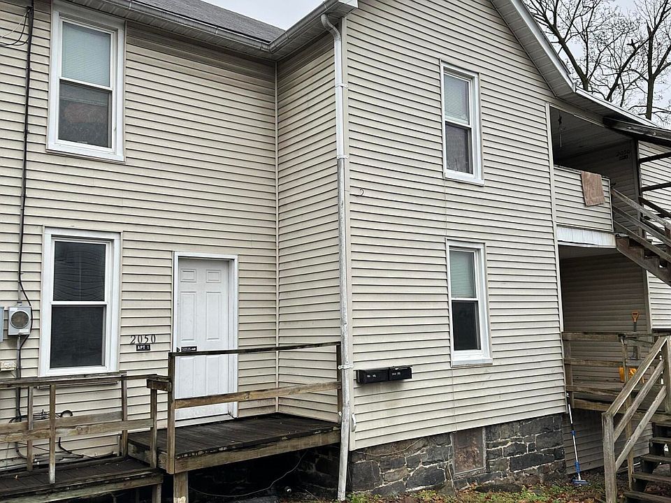 2nd image of 2050 Riverside Dr S