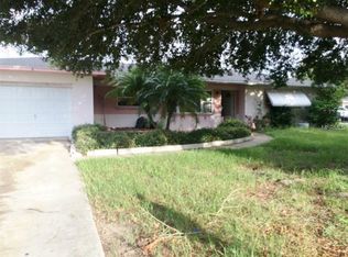 8996 108th St, Seminole, FL 33772