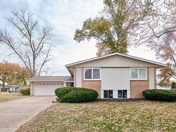 3rd image of 5134 Red Cedar Ct