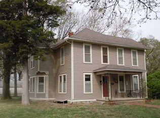 523 Spruce St, Halstead, KS 67056