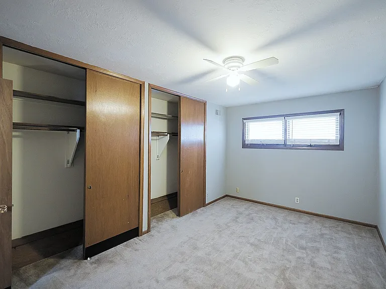Beverly Hills Apartments — Photo 14