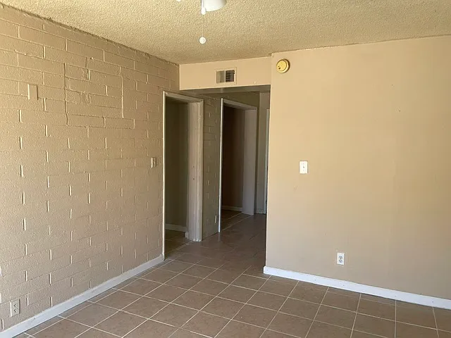 1327 W Sahuaro Dr #A — Photo 6