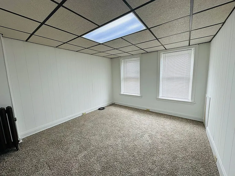 207 S Beaver St — Photo 3