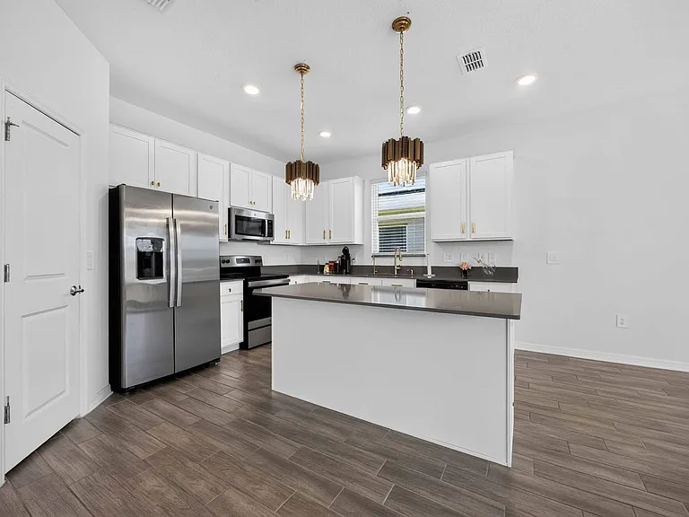 281 Piave St — Photo 12