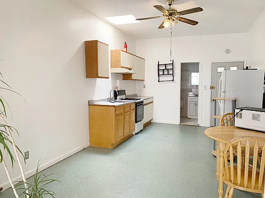 Rented by Compass | media 11