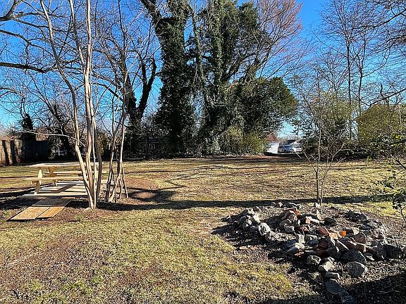 4th image of 1518 Arlington Ave #1524