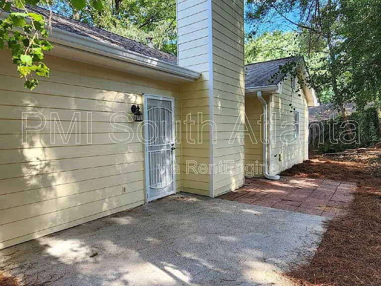 2735 Stanton Woods Dr SE — Photo 14