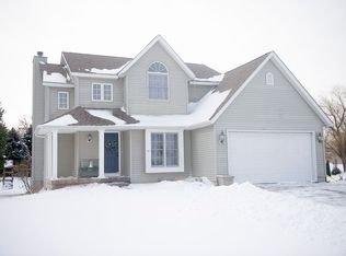 54 Deer Path Ct, Geneseo, IL 61254