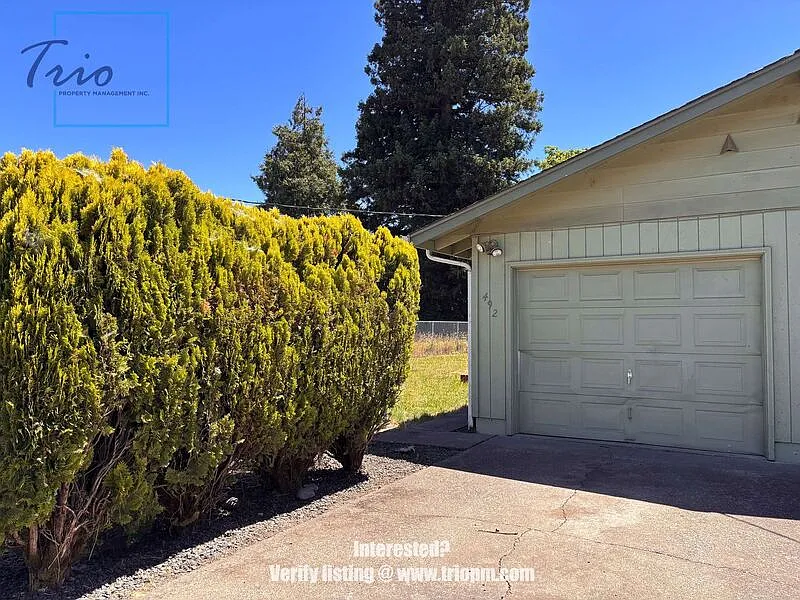 2 bed, 1.0 bath, $1,695 — Photo 2