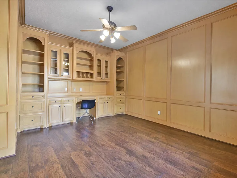 8114 Hideaway Lake Cir — Photo 17