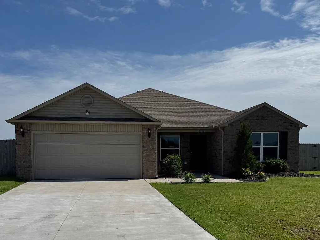 42161 Max Henry Dr — Photo 1